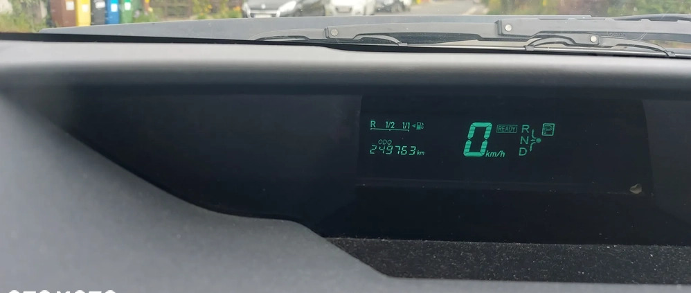 Toyota Prius cena 16000 przebieg: 249763, rok produkcji 2004 z Wrocław małe 37